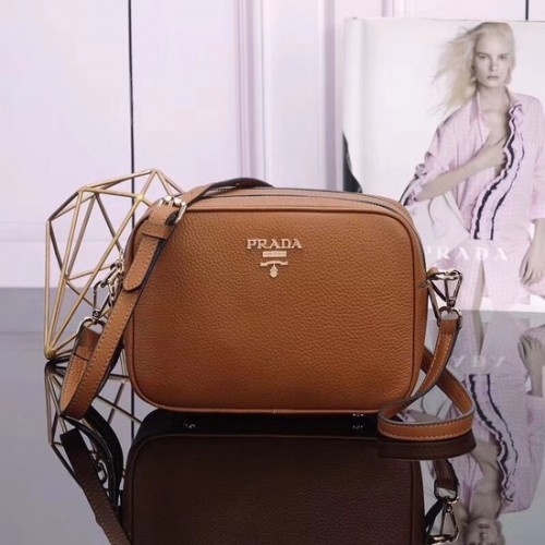 Torba na ramię Prada ze skóry cielęcej 1BH082 Camel