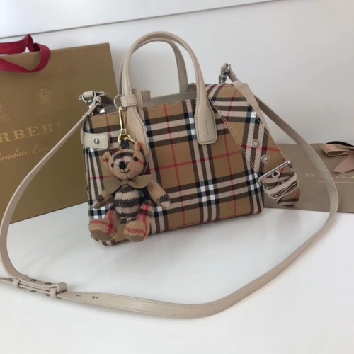 Torebka typu crossbody BURBERRY Baby Banner w kratkę 10443 biała