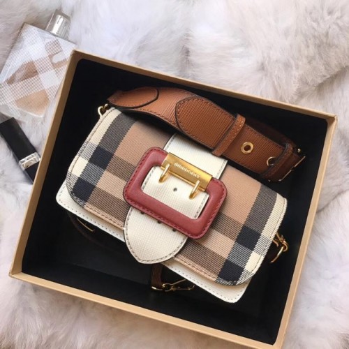 BURBERRY Torebka typu crossbody ze skóry Hampshire w kratkę vintage 24581 biała