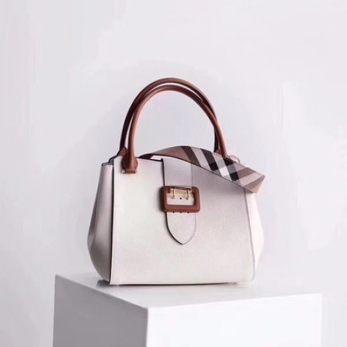 Torba typu tote BURBERRY Medium Banner 0221 biała
