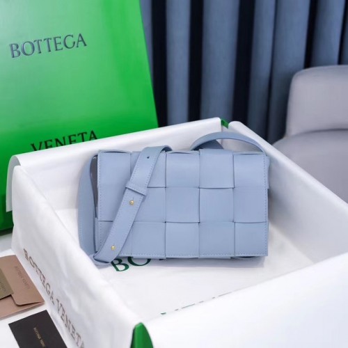 Bottega Veneta TORBA NA KASETY 578004 ICE