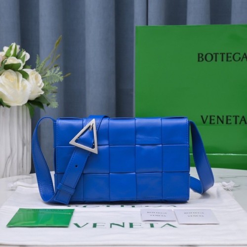 Bottega Veneta KASETA 018101 niebieska