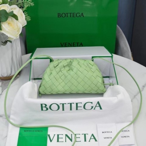 Bottega Veneta MINI POUCH 585852 jasnozielony