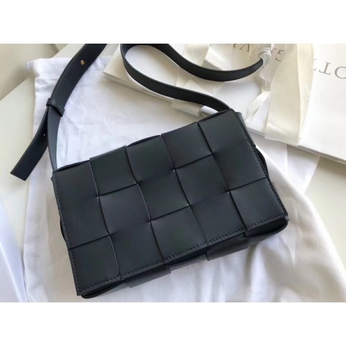 Bottega Veneta Sheepskin Weaving Original Leather 578004 Granatowy