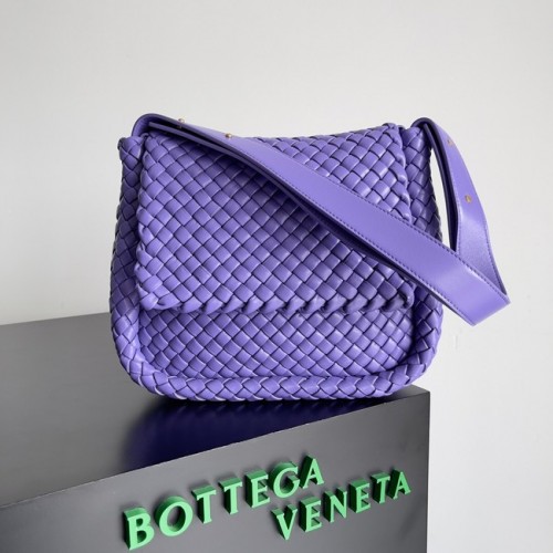 Bottega Veneta Mała wyściełana torba na ramię ze skóry intreccio 709418 Fioletowa