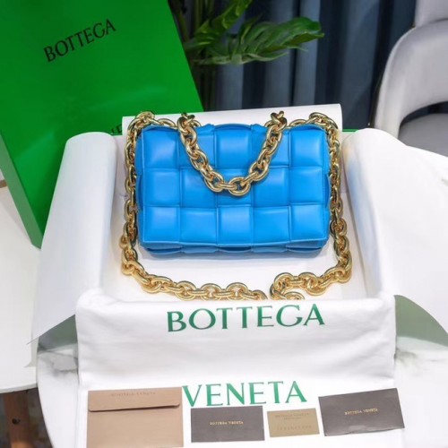 Bottega Veneta THE CHAIN CASSETTE Ekspresowa dostawa 631421 niebieski