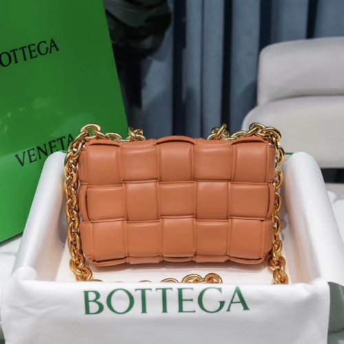 Bottega Veneta THE CHAIN CASSETTE Ekspresowa dostawa 631421 brązowy