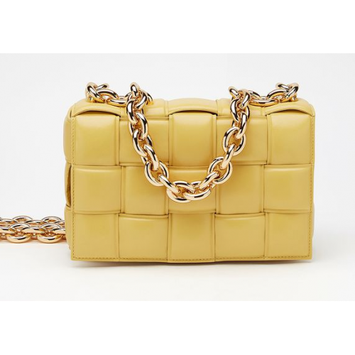 Bottega Veneta THE CHAIN CASSETTE Ekspresowa dostawa 631421 żółty