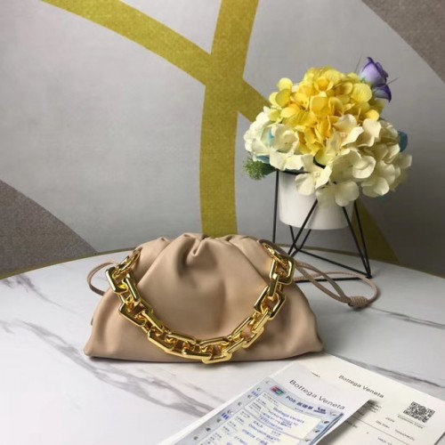Bottega Veneta MINI TOREBKA NA ŁAŃCUSZKU 620229 MIGDAŁOWY