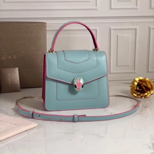 Mała torebka typu crossbody ze skóry Bvlgari Serpenti Forever 70736 jasnoniebieska