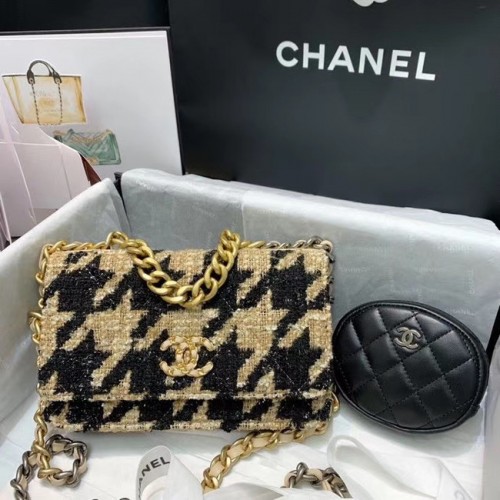 Torebka CHANEL 19 Flap Bag WOC 33817 morelowa i czarna