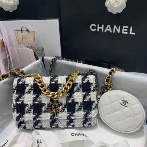 Torebka CHANEL 19 Flap Bag WOC 33817 biało-czarna