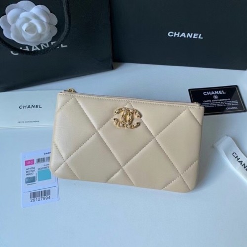 Torba podróżna CHANEL 19 Sheepskin Original Leather AP1059 kremowa
