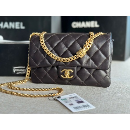 TOREBKA CHANEL FLAP BAG Z owczej skóry, metal w odcieniu złota AS3393, czarna