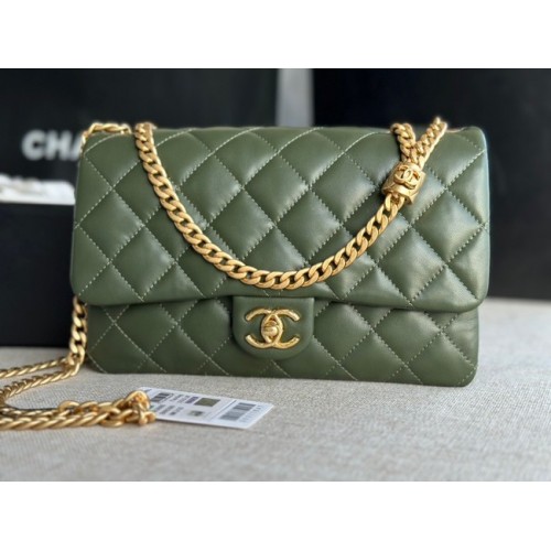 TOREBKA CHANEL FLAP BAG Z owczej skóry, metal w odcieniu złota AS3609, zielona