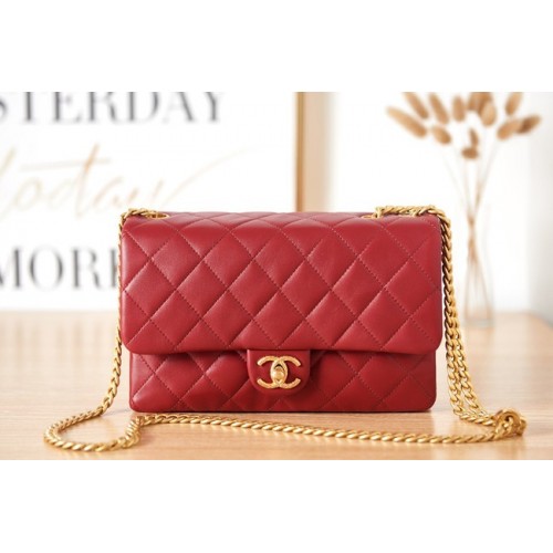 TOREBKA CHANEL FLAP BAG Z owczej skóry, metal w odcieniu złota AS3609, czerwona