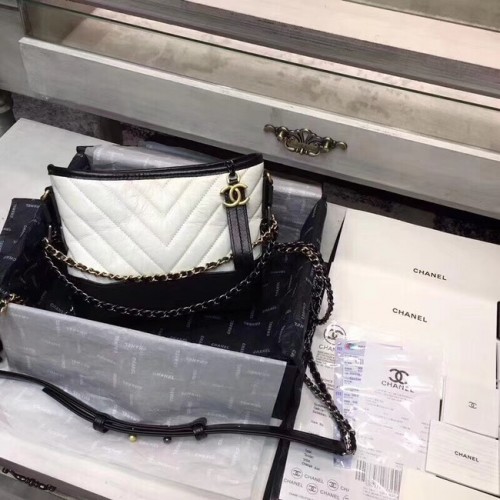 CHANEL GABRIELLE Oryginalna skórzana torba typu hobo A93841 biało-czarna