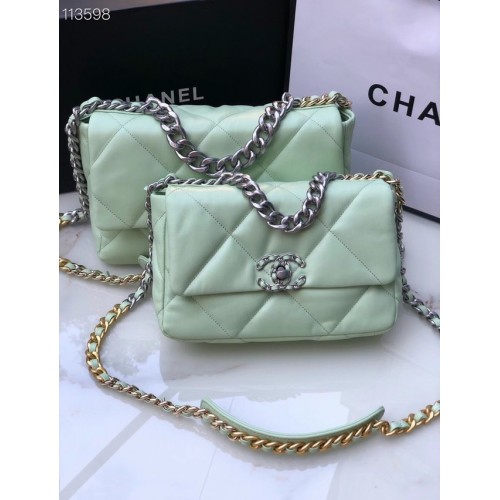 Torebka CHANEL Lambskin 19 Flap Bag AS1160 AS1161 jasnoniebieska