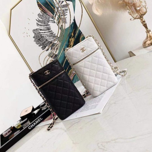 Torebka na ramię CHANEL na łańcuszku AP2084