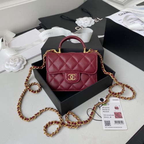CHANEL Mini portfel z uchwytem górnym na łańcuszku AP2200 czerwony