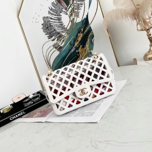 Torebka CHANEL mini z klapką AS2370 biała