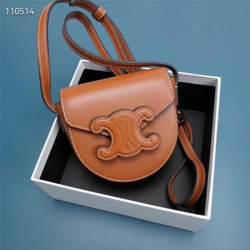 Celine FOLCO CUIR TRIOMPHE Z GŁADKIEJ SKÓRY CIELĘCEJ 10J303 TAN