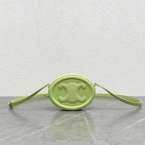 Celine OWALNA TOREBKA CUIR TRIOMPHE Z GŁADKIEJ SKÓRY CIELĘCEJ 198603 zielona