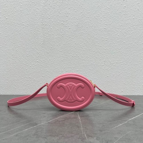 Celine OWALNA TOREBKA CUIR TRIOMPHE Z GŁADKIEJ SKÓRY CIELĘCEJ 198603 różowa