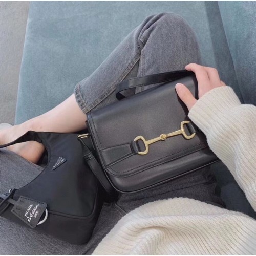 Celine MAŁA KLASYCZNA TOREBKA W PUDEŁKU SKÓRA CIELĘCA CL91373 czarna