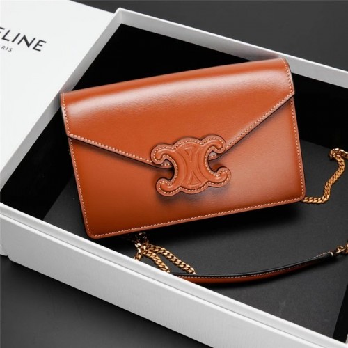 Celine TEEN CHAIN BESACE TRIOMPHE W BŁYSZCZĄCEJ SKÓRZE CIELĘCEJ 10J733 TAN