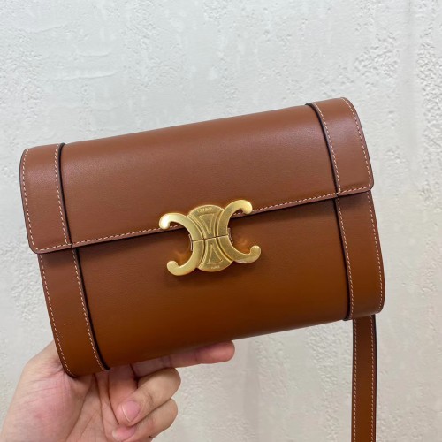 Torebka Celine TEEN TRIOMPHE z błyszczącej skóry cielęcej 195263 brązowa