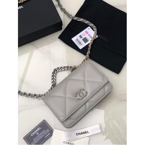 Portfel Chanel 19 Classic Sheepskin Leather Chain Wallet AP0957 jasnoszary, srebrny, metalowy