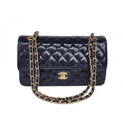 Kup tanio torebkę Chanel 2.55 Series Royalblue z lakierowanej skóry z klapką i złotymi okuciami