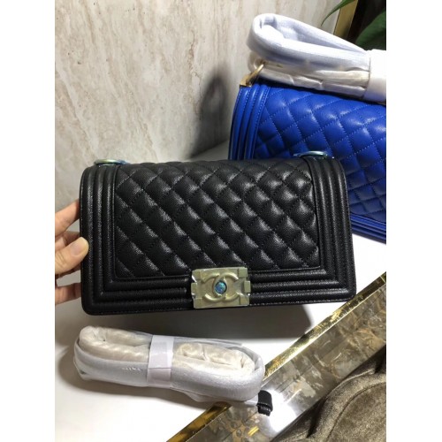 Torebka na ramię Chanel Boy Flap Original Caviar Leather w kolorze czarnym A67086
