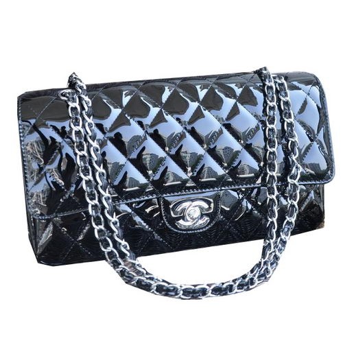 Torebka Chanel Classic Flap Bag z czarnej lakierowanej skóry CHA1113 w kolorze srebrnym