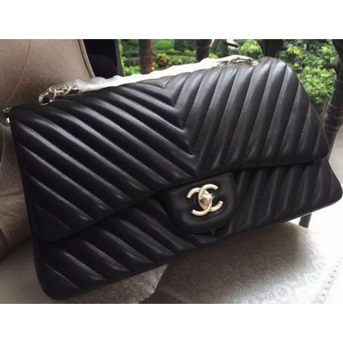Torebka Chanel Classic Flap Bag z czarnej owczej skóry z pikowaniem w jodełkę A1113 Gold