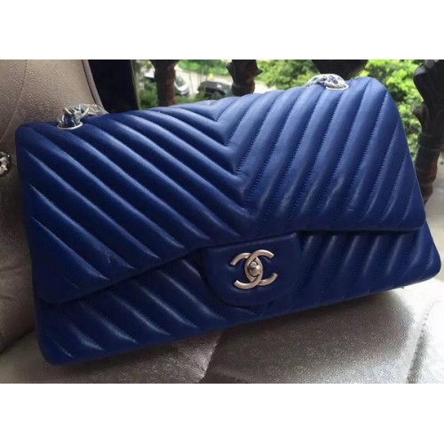 Torebka Chanel Classic Flap Bag z niebieskiej owczej skóry z pikowaniem w jodełkę A1113 w kolorze srebrnym
