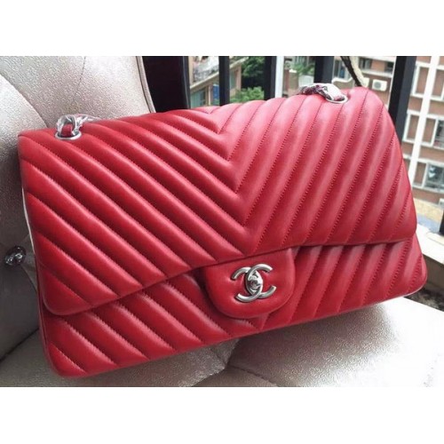 Torebka Chanel Classic Flap Bag z czerwonej owczej skóry z pikowaniem w jodełkę A1113 w kolorze srebrnym