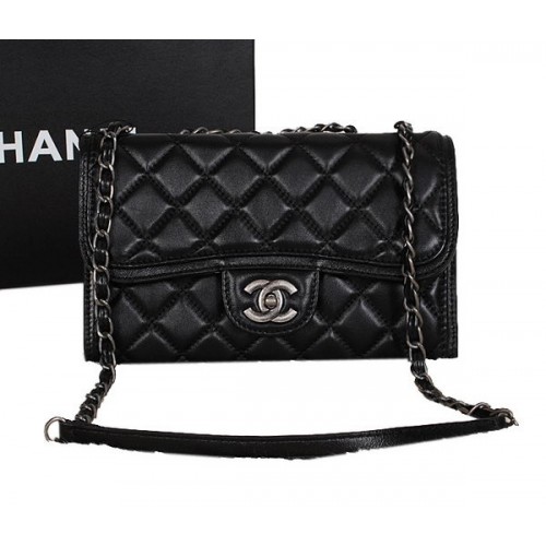 Torebka Chanel Classic Flap Bag z owczej skóry A66331 w kolorze czarnym