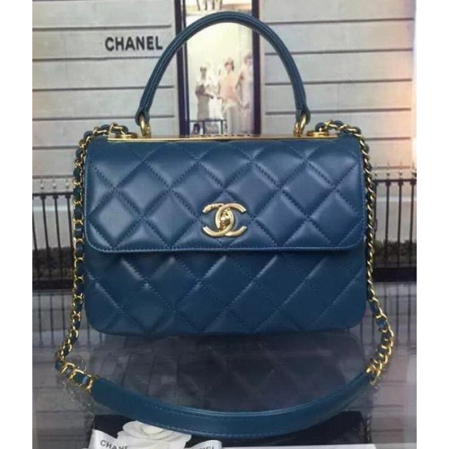 Torebka Chanel Classic Top Flap Bag z oryginalnej skóry owczej A92236 w kolorze niebieskim