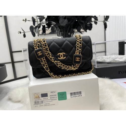 Torebka Chanel mini FLAP BAG z jagnięcej skóry w kolorze złotym, metalowa A68098, czarna