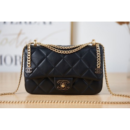 Mała torebka na ramię Chanel Flap Lambskin AS3114 czarna