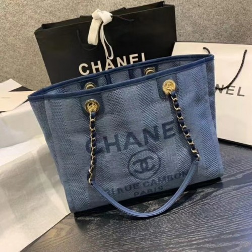 Duża torebka na ramię Chanel A67001 niebieska