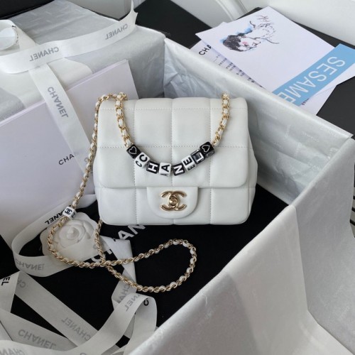 Torebka Chanel SMALL FLAP BAG z żywicy jagnięcej w kolorze złotym, AS3330, biała