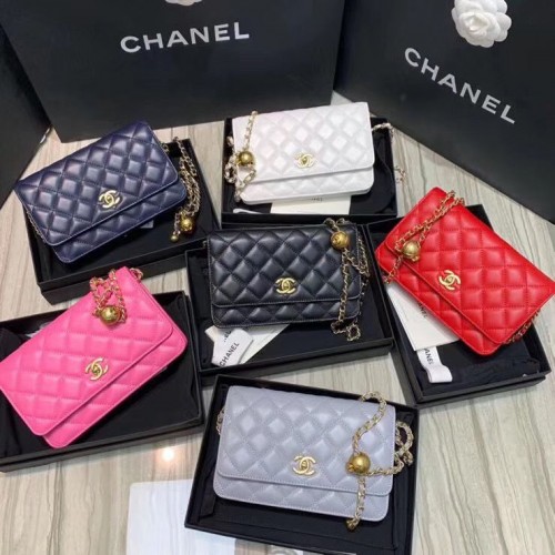 Torebka Chanel WOC Original Leather Golden Ball Flap na ramię B33818