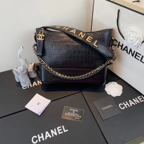 Torba typu hobo Chanel Gabrielle A93824 czarna