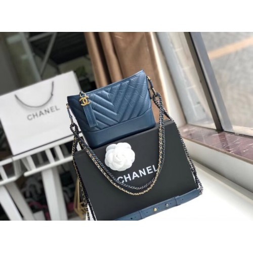Torebka typu hobo Chanel Gabrielle A91810 niebieska