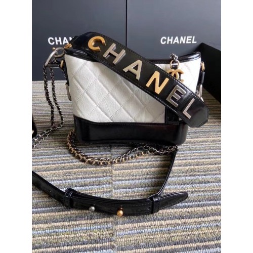 Torebka typu hobo Chanel Gabrielle S0865 biała i czarna