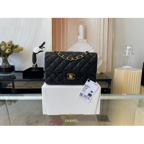 Torebka Chanel mini Classic Flap Bag Original Sheepskin Leather A1116 w kolorze czarnym i złotym z metalem