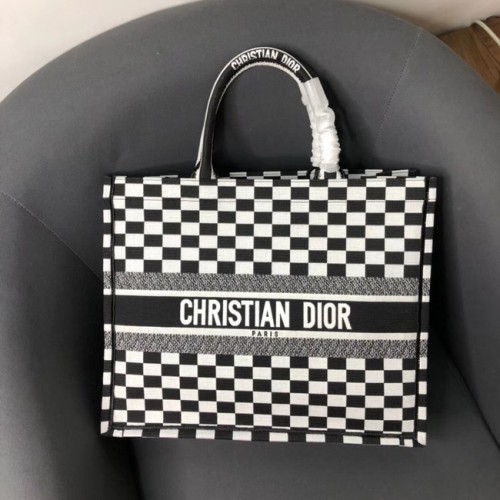 TORBA DIOR BOOK TOTE Z CZARNO-BIAŁEGO HAFTU NA PŁÓTNIE M1286